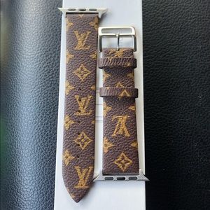 Louis vuitton apple watch bands! 42 mm